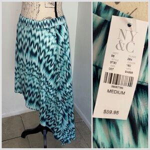 NWT New York and company new with tags never worn tie dye type print skirt